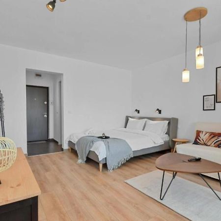 Serene Retreat - Beautifully Designed Studio Bukarest Kültér fotó