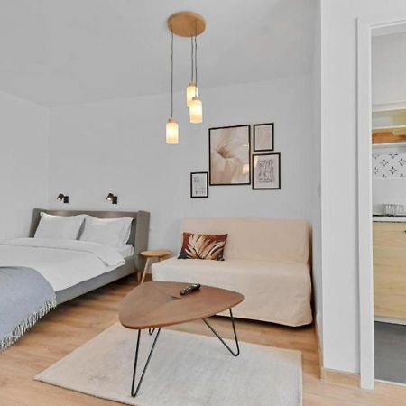 Serene Retreat - Beautifully Designed Studio Bukarest Kültér fotó